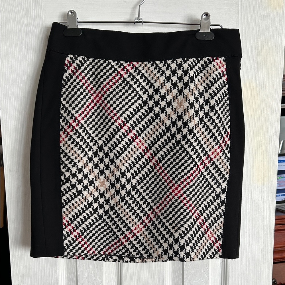 White House Black Market Houndstooth Pencil Skirt